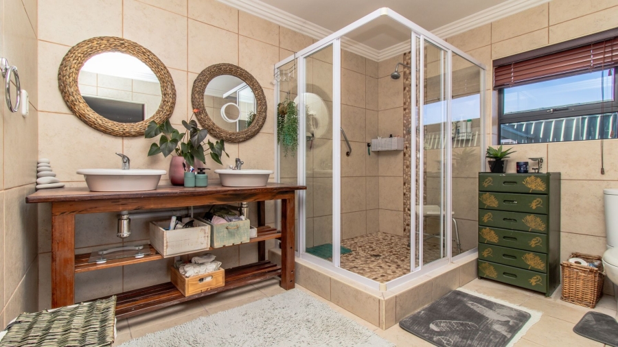 6 Bedroom Property for Sale in Franskraal Western Cape